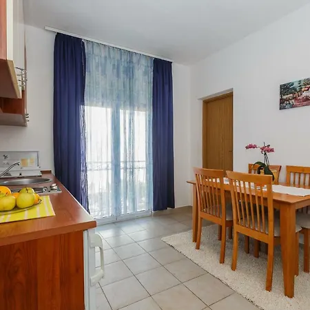 Adriatic Sea View Apartment *