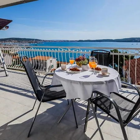アパート Adriatic Sea View トロギール